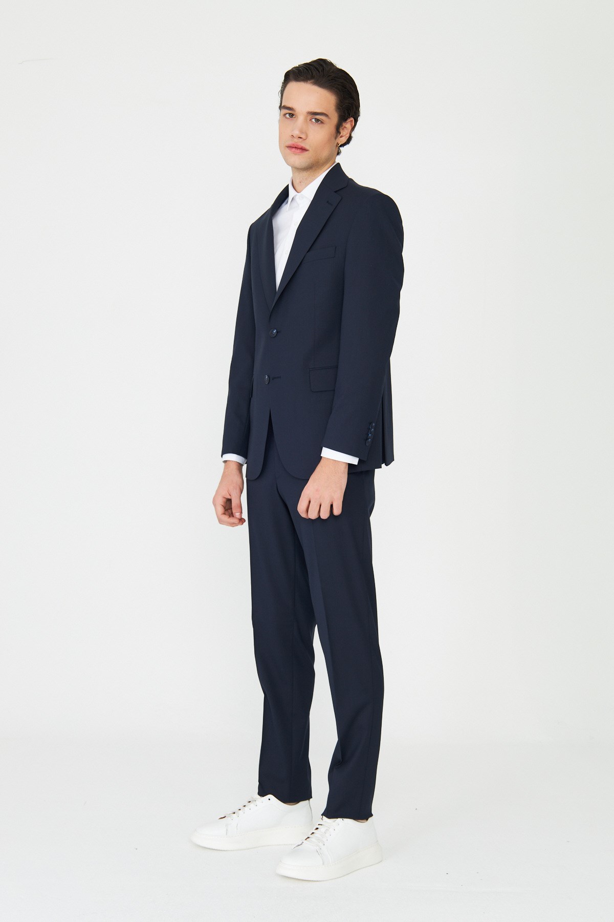 Lacivert Modern Slim Fit Dokulu Kumaş Şık Klasik Yaka Zamansız Takım Elbise