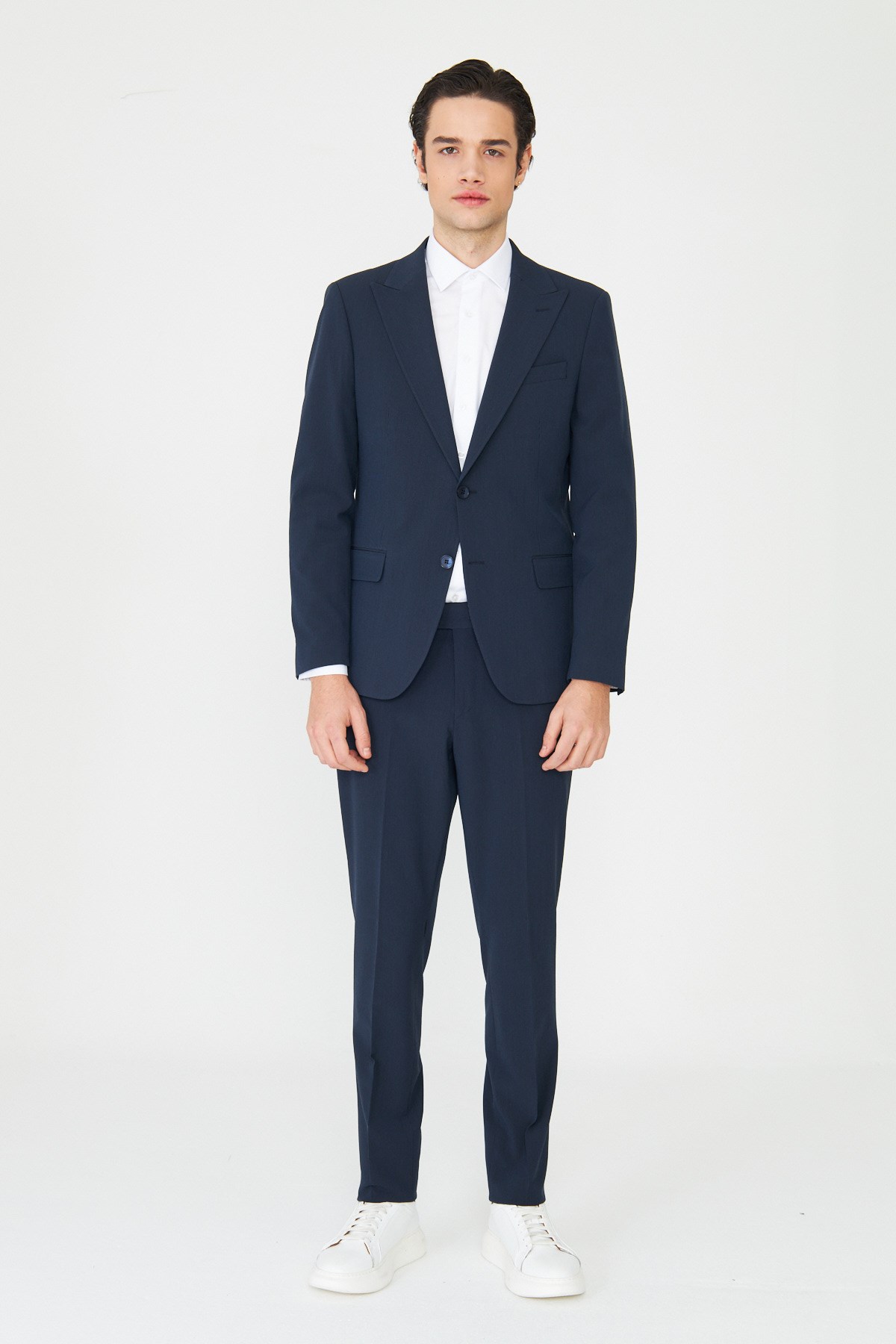 Lacivert Modern Slim Fit İnce Dokulu Kumaş Klasik Kesim Takım Elbise