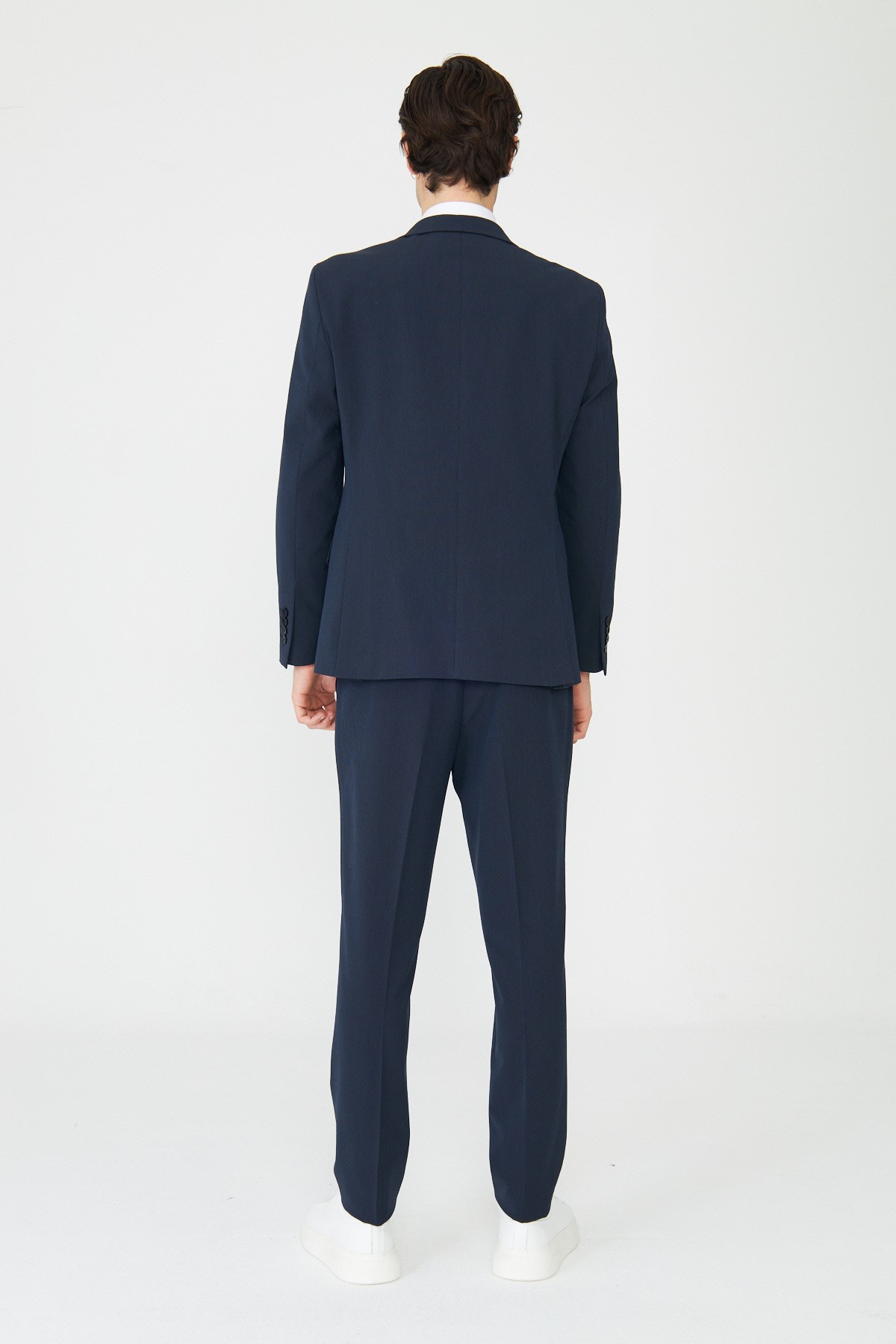 Lacivert Modern Slim Fit İnce Dokulu Kumaş Klasik Kesim Takım Elbise