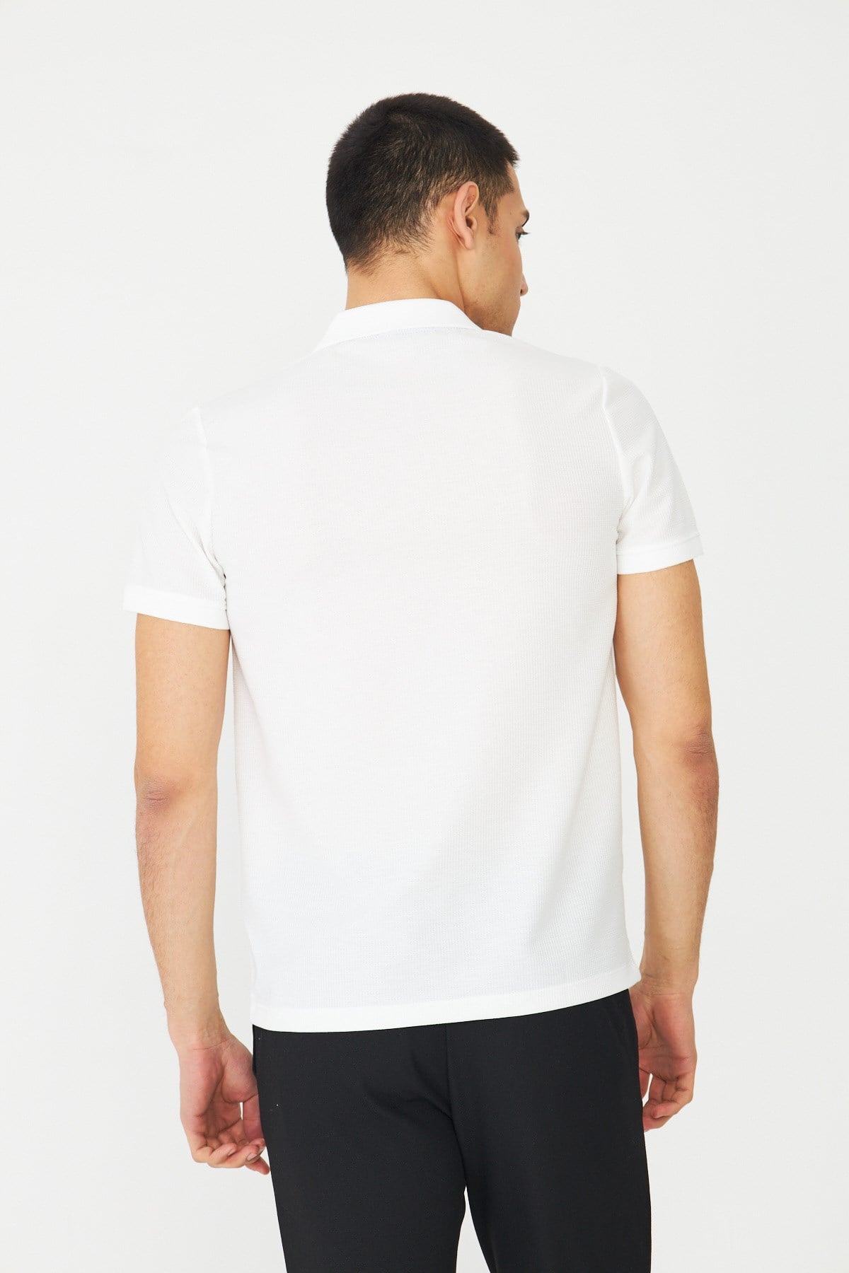 Beyaz Modern Kesim Polo Yaka Erkek T-Shirt