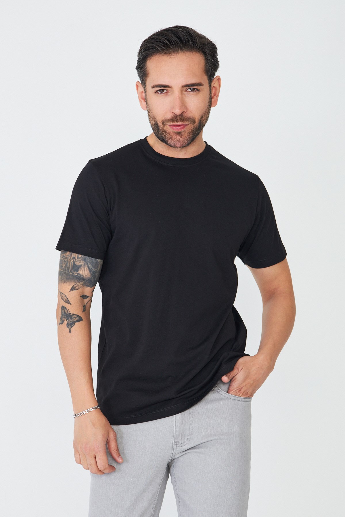 Siyah Bisiklet Yaka Basic Tişört