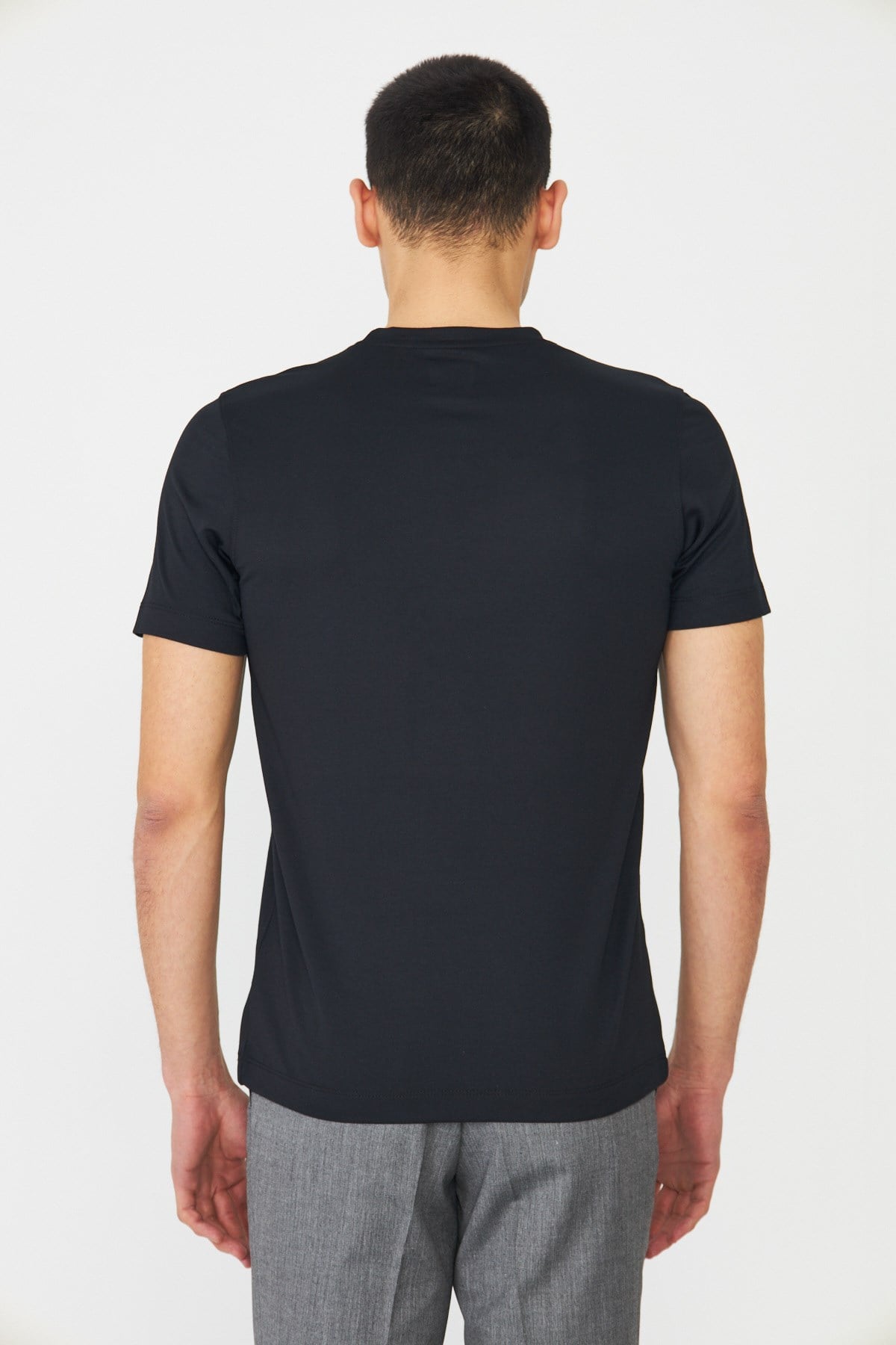 Siyah Bisiklet Yaka Basic T-shirt