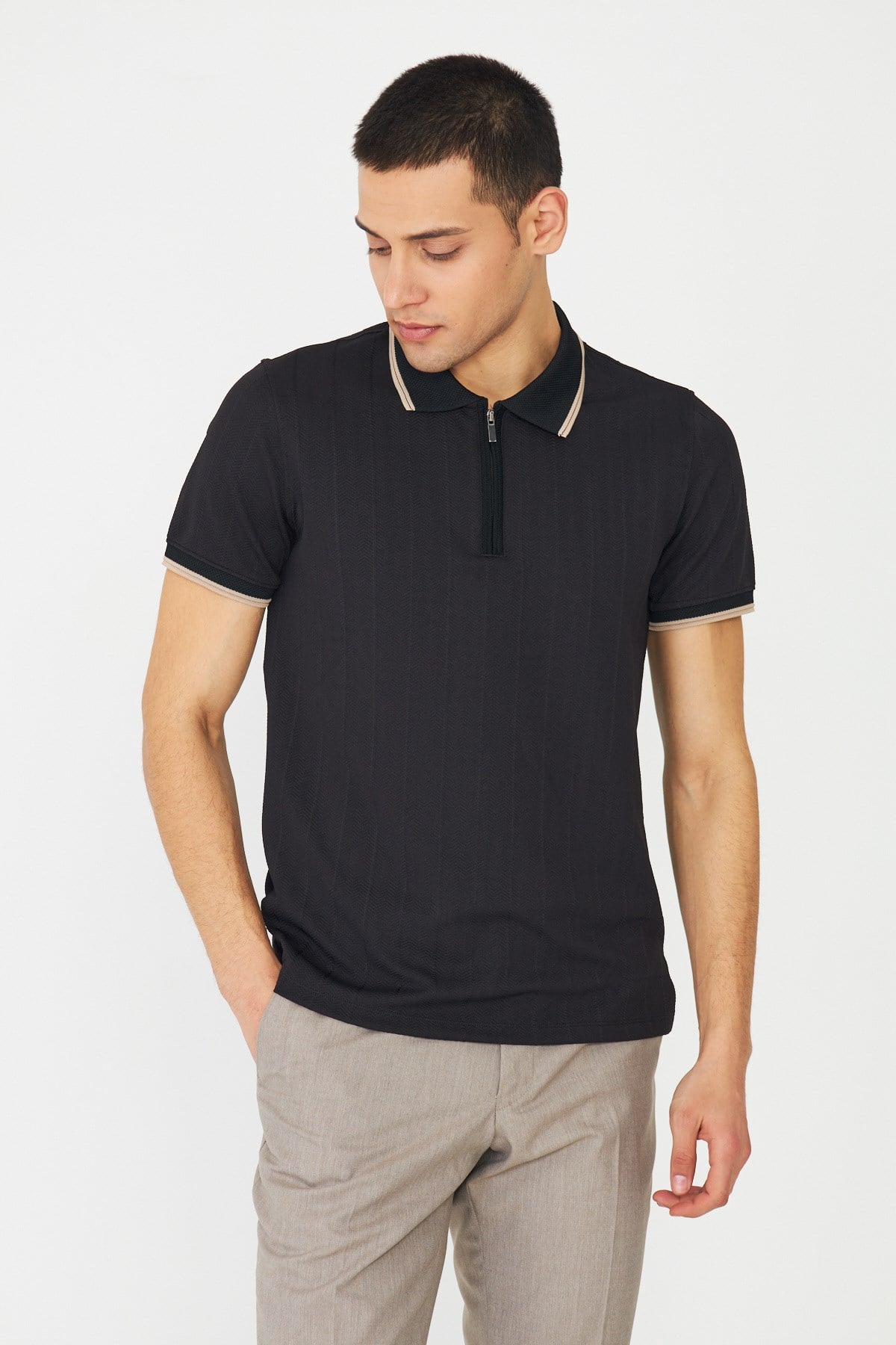 Siyah Fermuarlı Polo Yaka Erkek T-Shirt