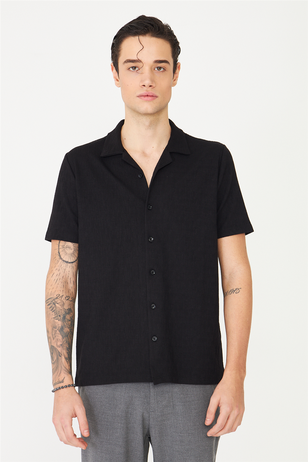 Siyah Gömlek T-Shirt 