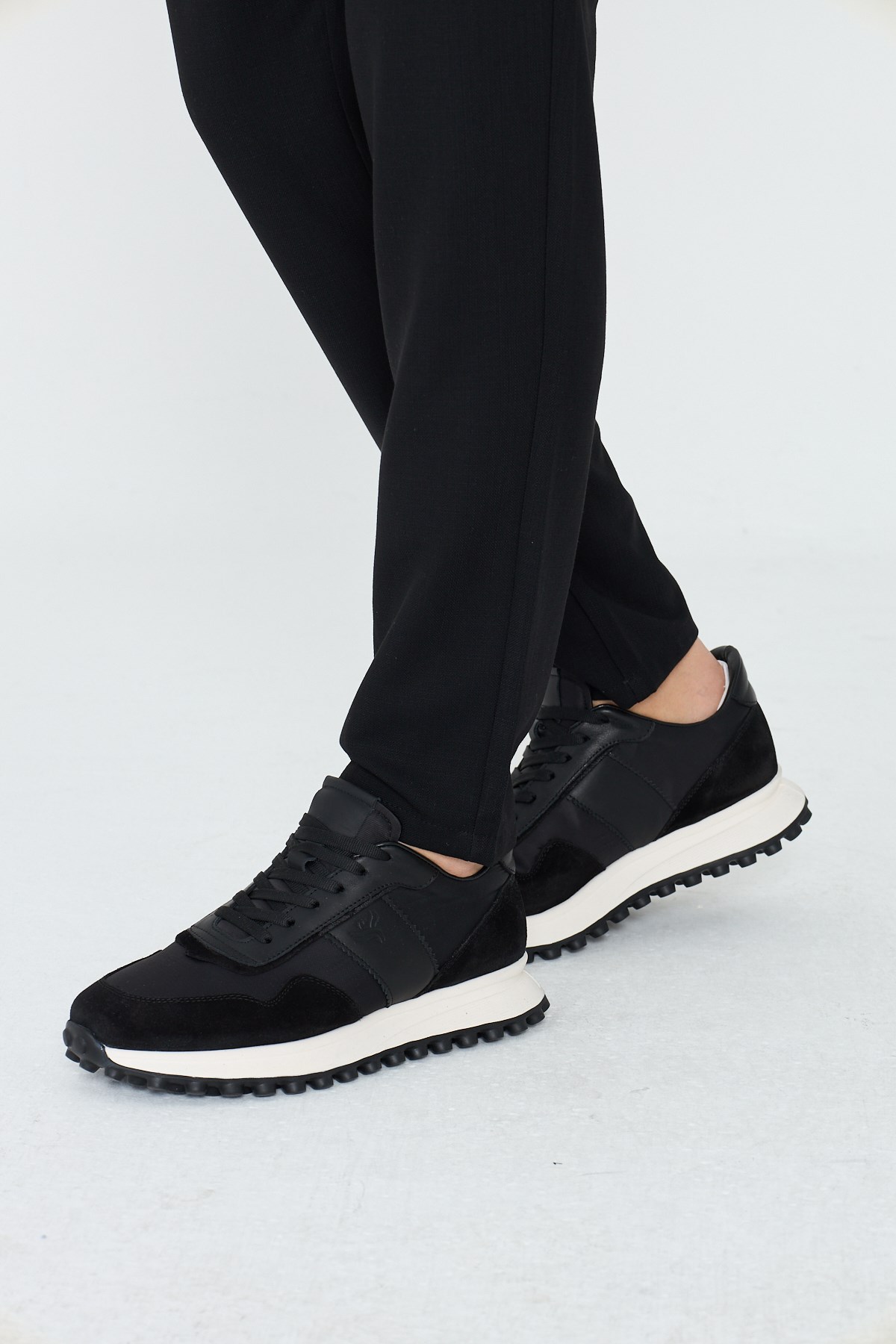 Siyah Hakiki Deri Bağcıklı Yüksek Tabanlı Erkek Sneaker