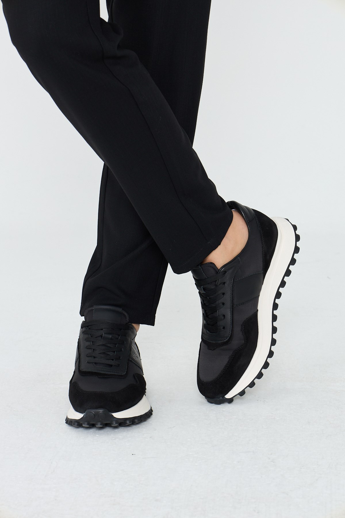 Siyah Hakiki Deri Bağcıklı Yüksek Tabanlı Erkek Sneaker