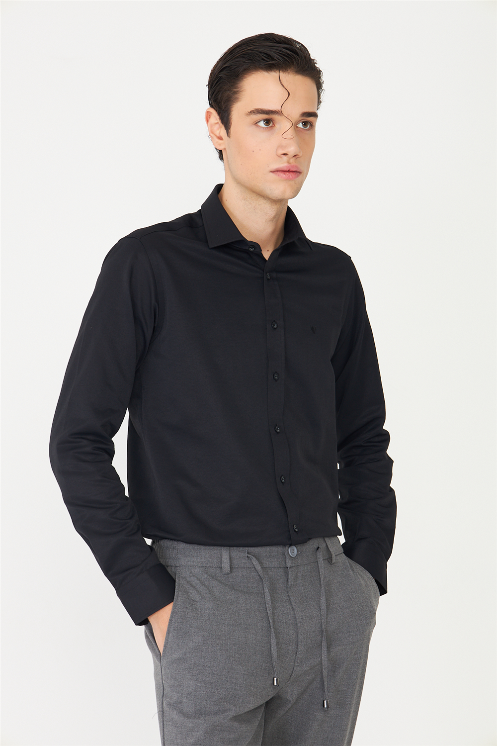 Siyah Normal Fit Rahat Kesim Dört Mevsim Uzun Kollu Gömlek