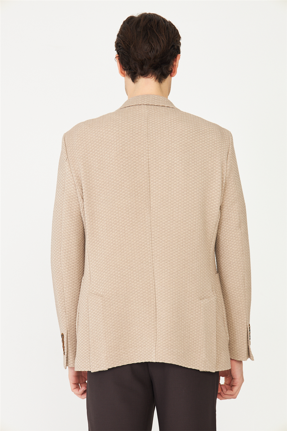 Bej Dokulu Modern Kesim Düğmeli Blazer Ceket