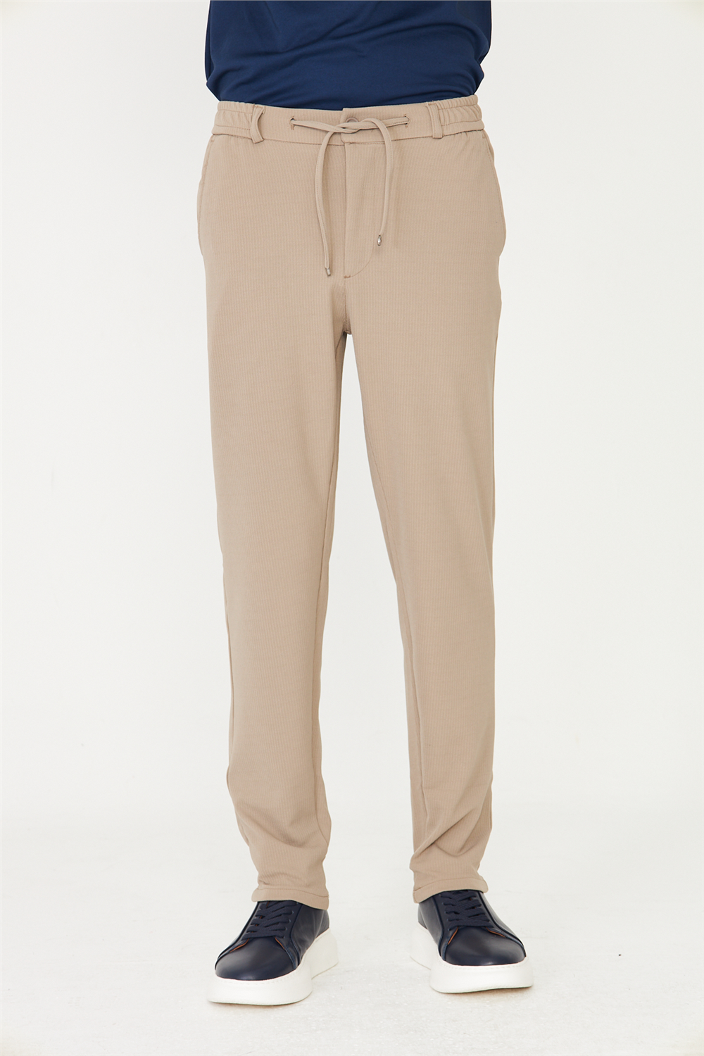 Bej İnce Çizgili Dokulu Modern Kesim Bağcıklı Smart Casual Pantolon