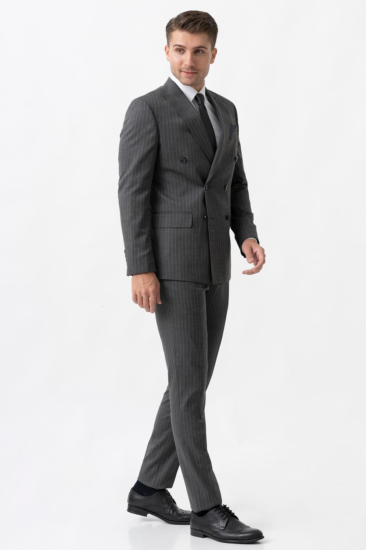 Açık Gri Uyumlu Beyaz İnce Çizgili Slim Fit Kalıp Kruvaze Premium Takım Elbise