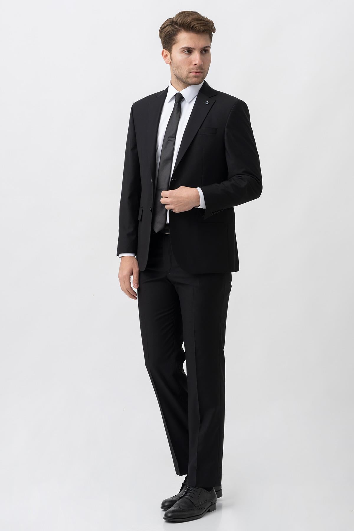 Siyah Regular Fit Rahat Kalıp Kapaklı Cepli Premium Takım Elbise