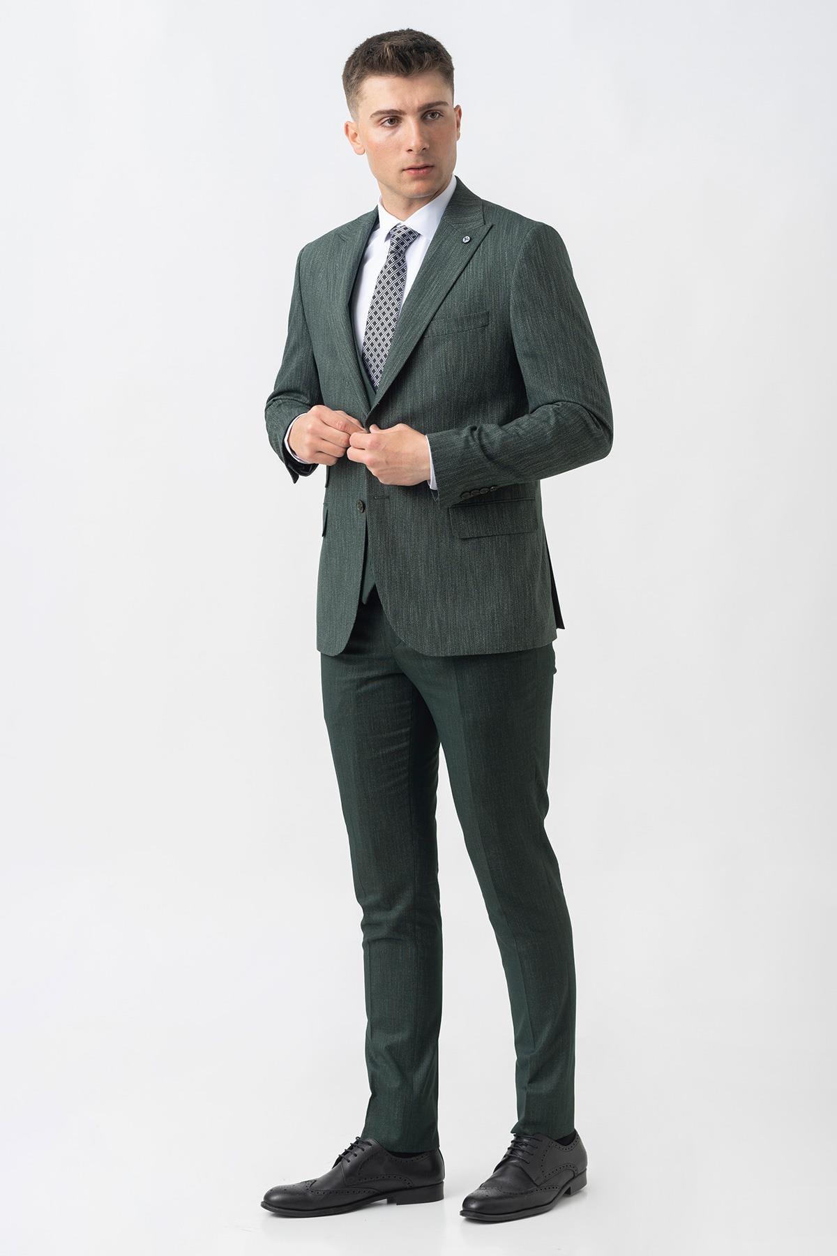 Yeşil Slim Fit Kalıp Yelekli Efektli Kumaş Kapaklı Çift Cep Detaylı Premium Takım Elbise