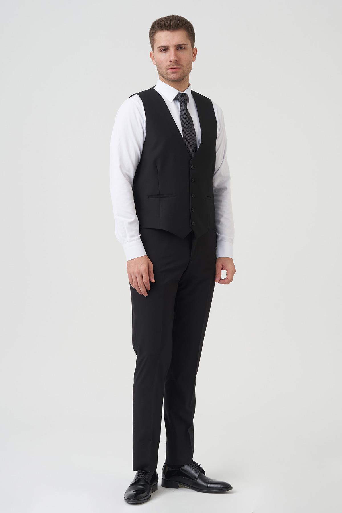 Siyah Slim Fit Kalıp Kapaklı Cepli Premium Takım Elbise