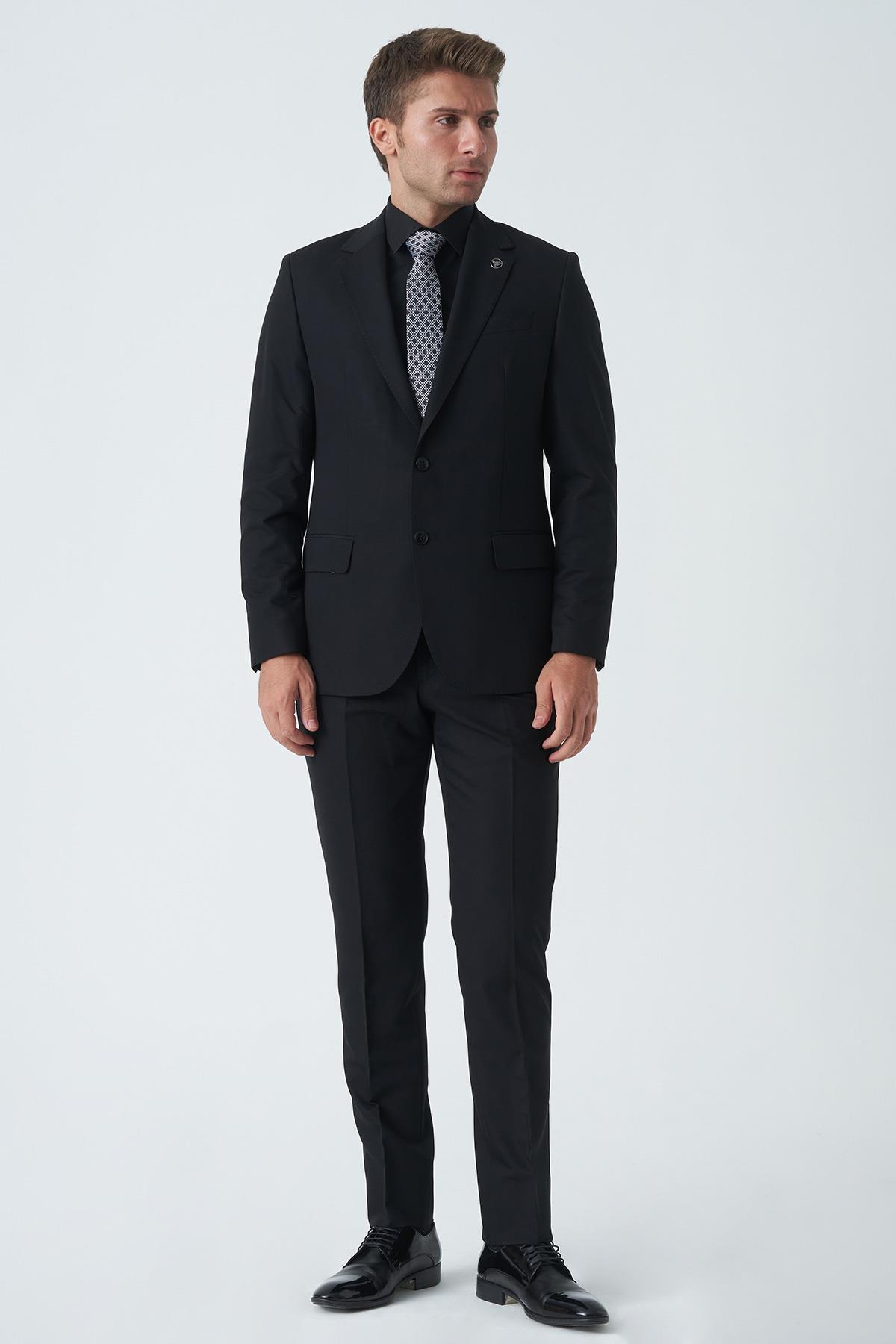 Siyah Slim Fit Kalıp Klasik Esnek Likralı Kapaklı Cepli Takım Elbise