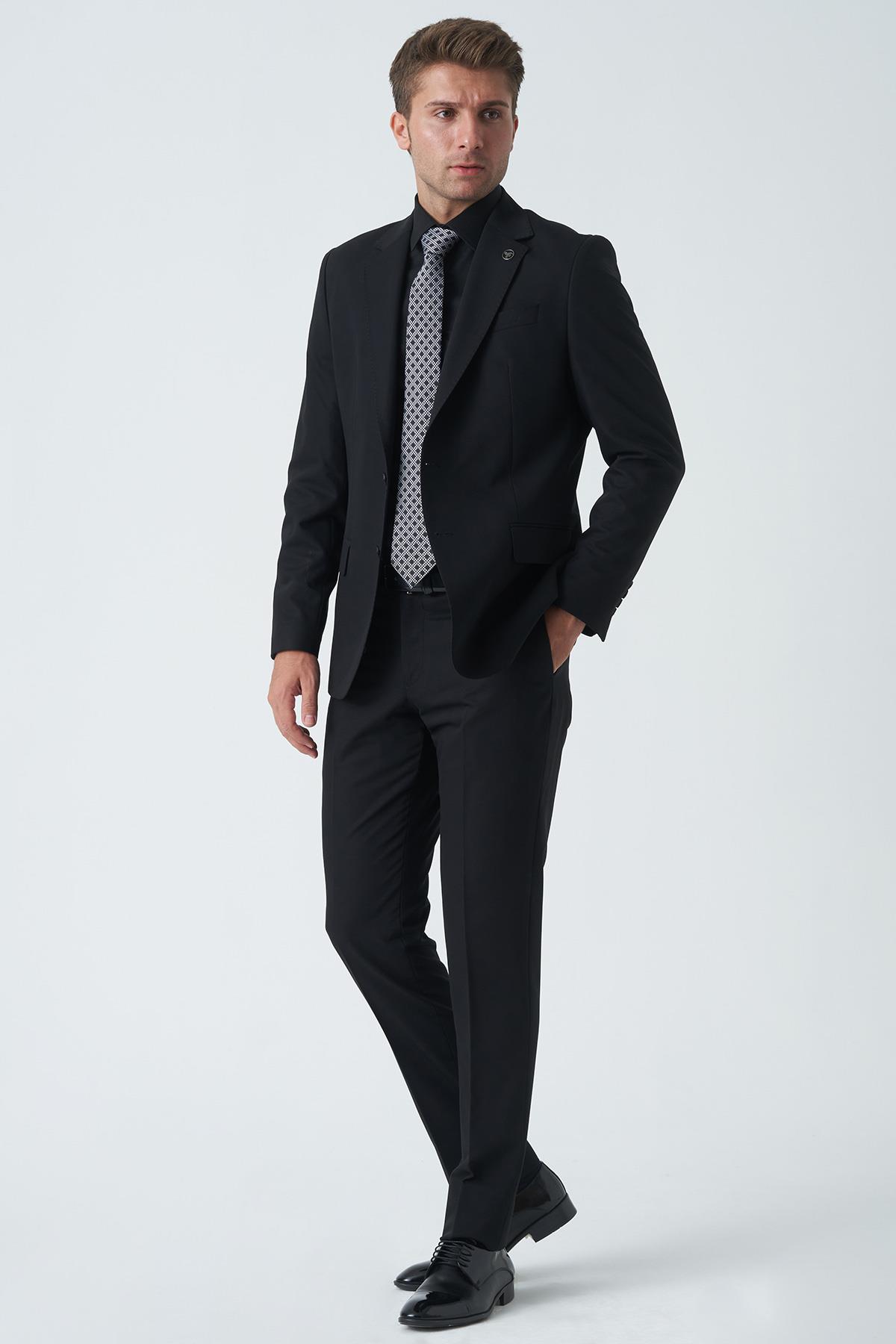 Siyah Slim Fit Kalıp Klasik Esnek Likralı Kapaklı Cepli Takım Elbise
