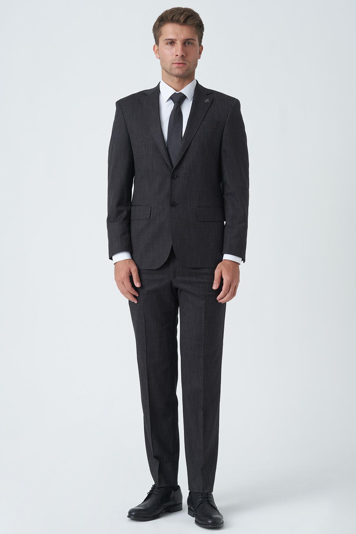 Siyah Slim Fit Kalıp Efektli Kumaş Esnek Likralı Kapaklı Cepli Takım Elbise