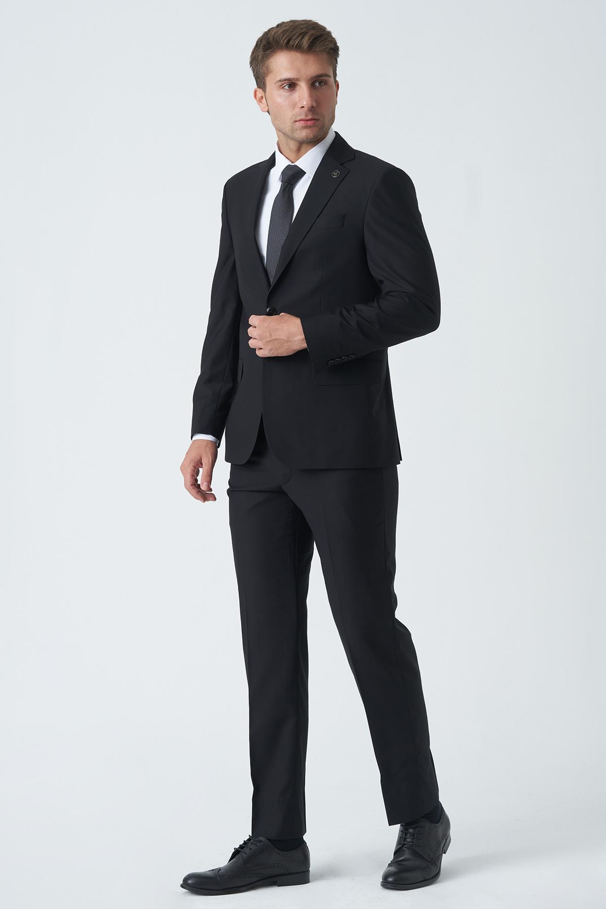 Siyah Slim Fit Kalıp Esnek Likralı Kapaklı Cepli Takım Elbise