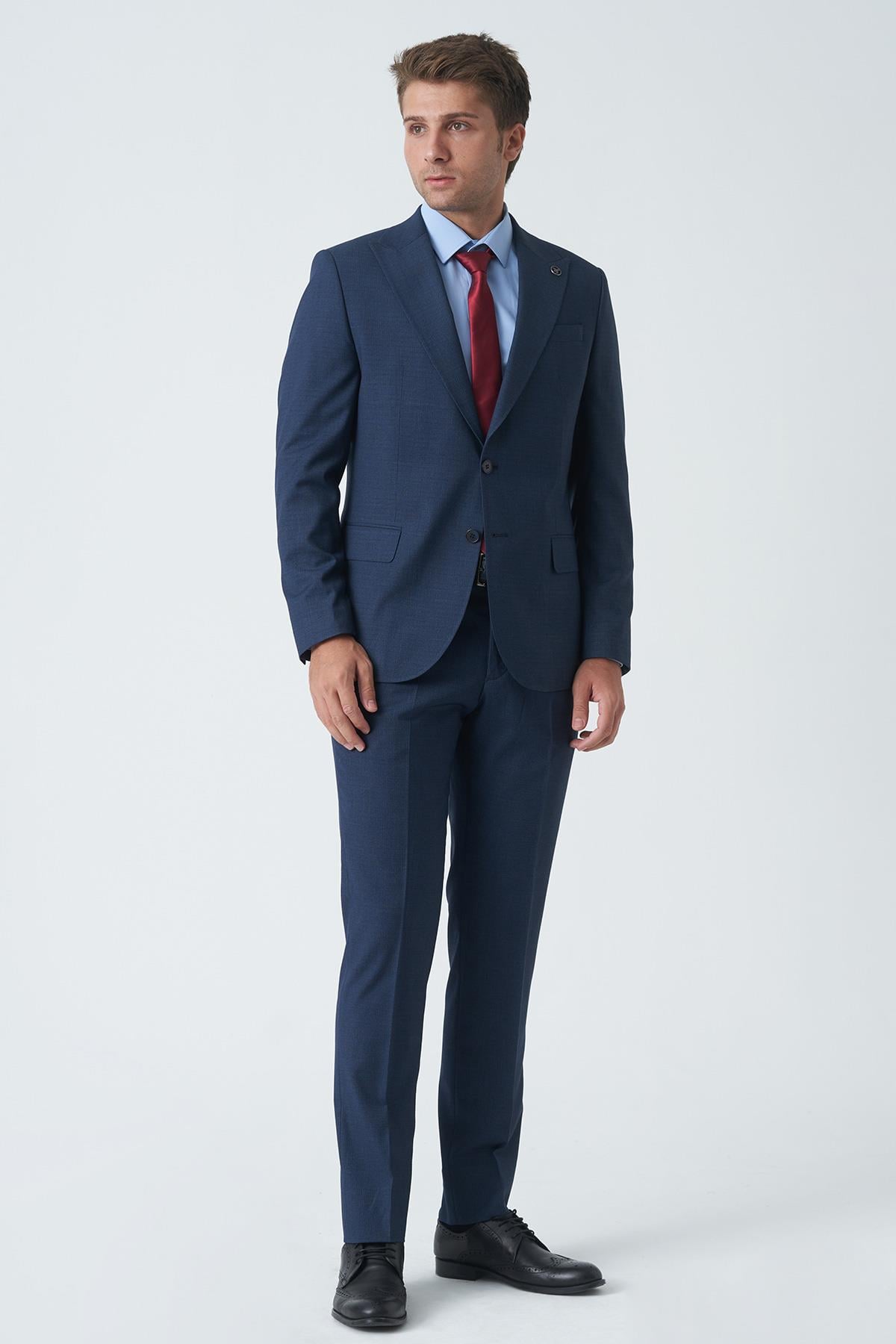 Koyu Mavi Slim Fit Kalıp Esnek Likralı Kapaklı Cepli Takım Elbise