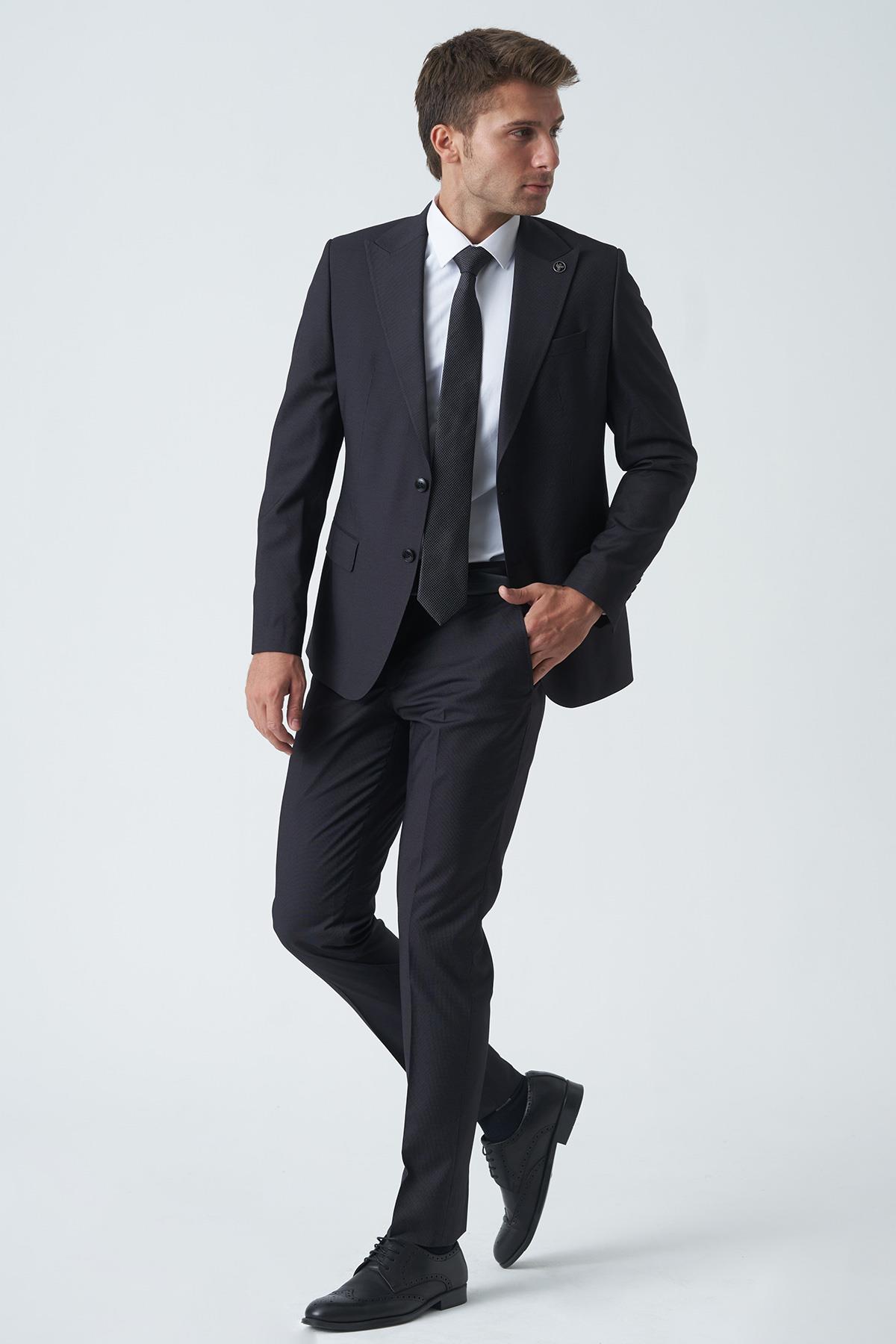 Siyah Slim Fit Kalıp Esnek Likralı Kapaklı Cepli Takım Elbise