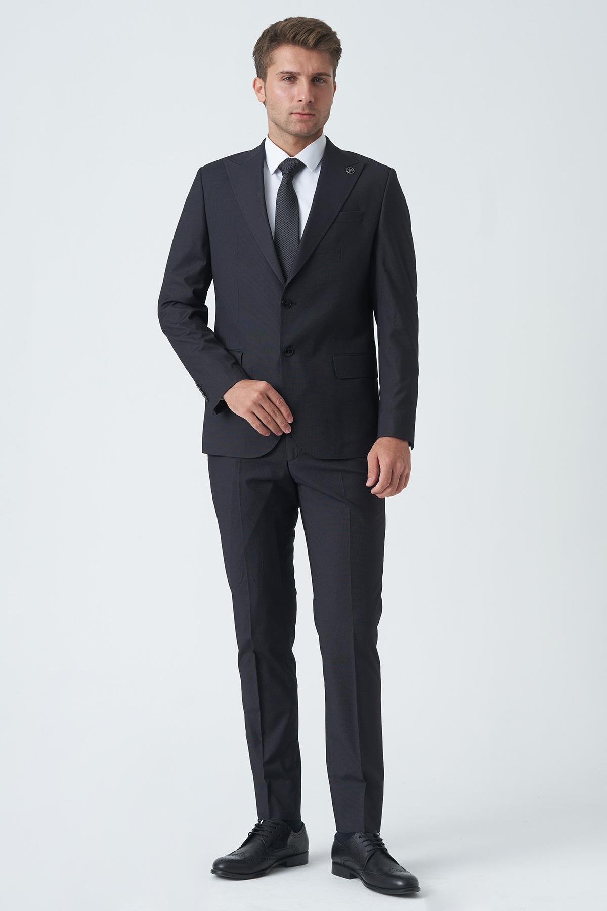 Siyah Slim Fit Kalıp Esnek Likralı Kapaklı Cepli Takım Elbise