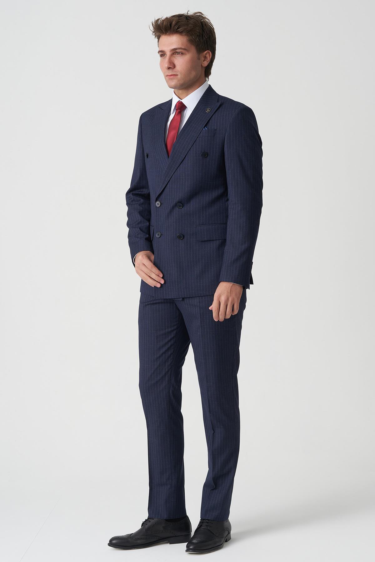 Koyu Lacivert Beyaz İnce Çizgili Slim Fit Kalıp Kruvaze Premium Takım Elbise