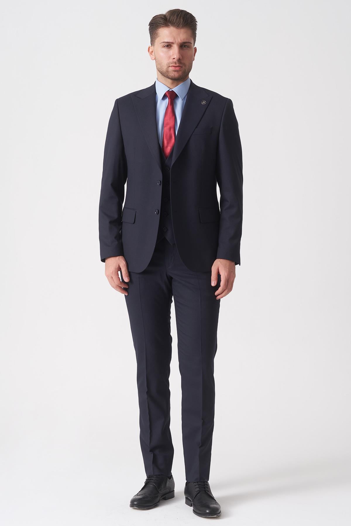 Lacivert Slim Fit Kalıp Yelekli Klasik Esnek Likralı Kapaklı Cepli Takım Elbise