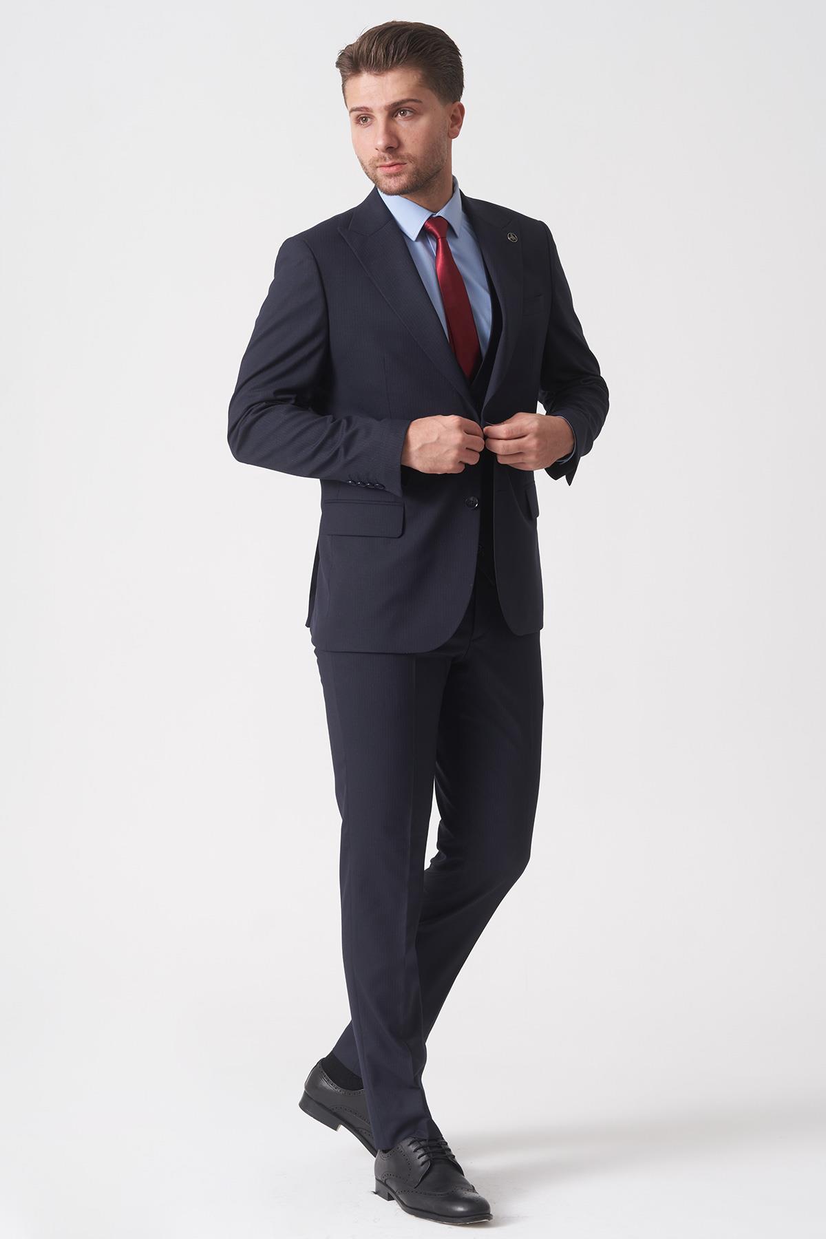 Lacivert Slim Fit Kalıp Yelekli Klasik Esnek Likralı Kapaklı Cepli Takım Elbise