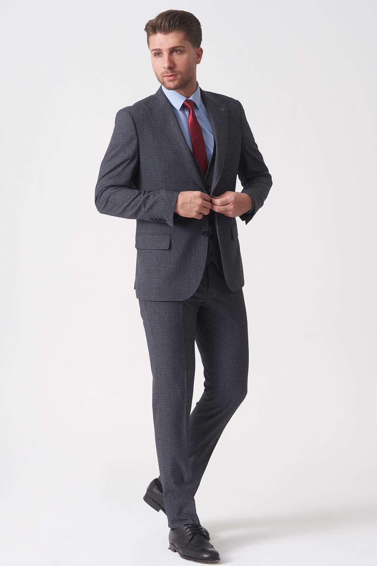 Gri Slim Fit Kalıp Yelekli Klasik Efektli Kumaş Esnek Likralı Kapaklı Cepli Takım Elbise