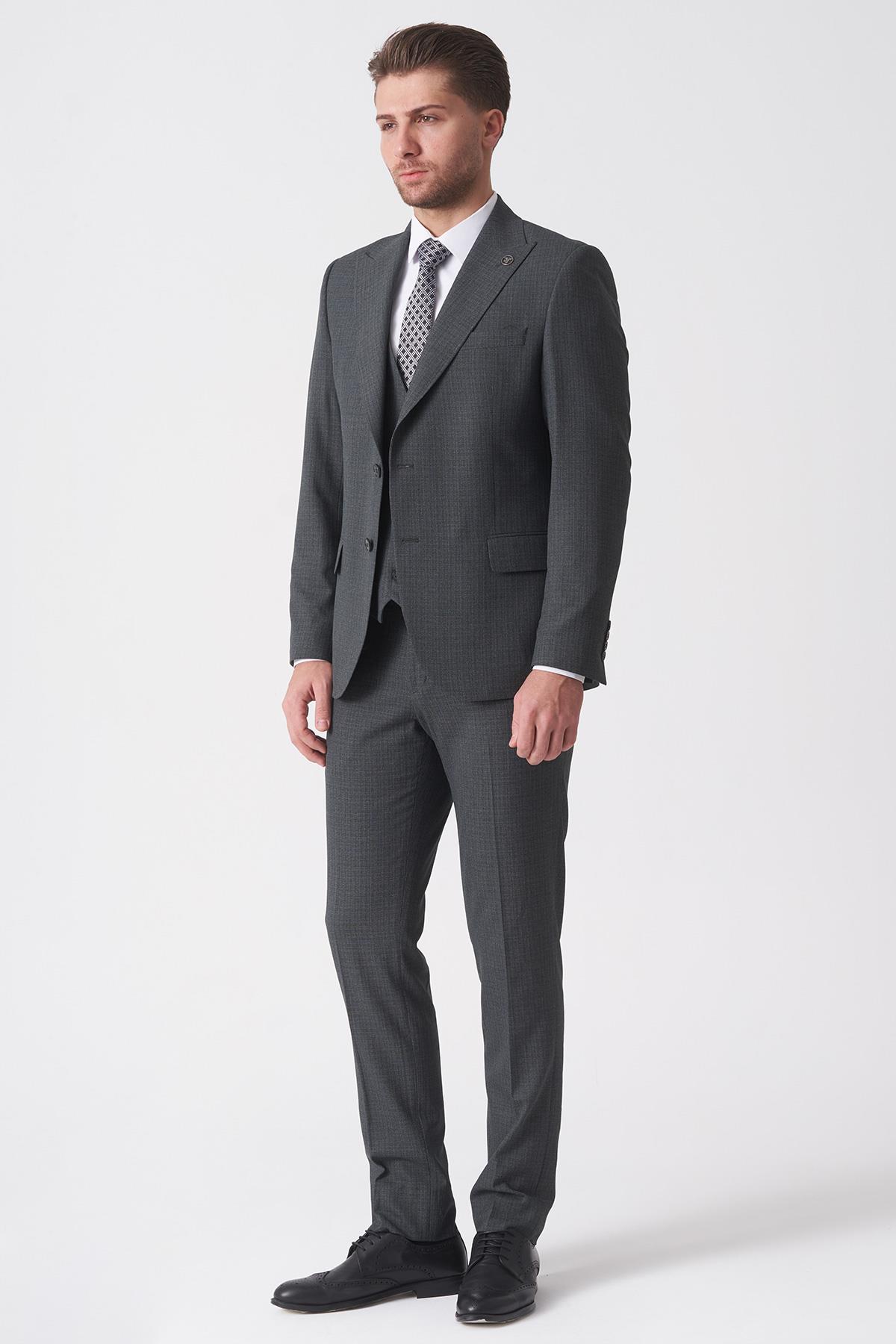 Gri Slim Fit Kalıp Yelekli Klasik Esnek Likralı Kapaklı Cepli Takım Elbise