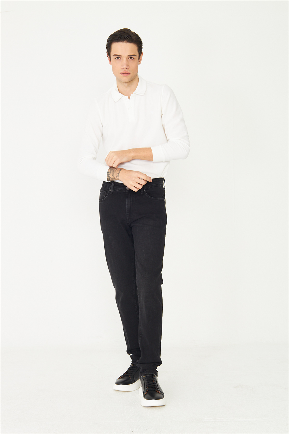 Siyah Düz Kesim Modern Jean