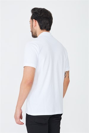 Beyaz Çift Düğmeli Klasik Polo Yaka Tişört