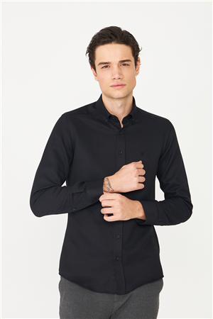 Siyah Düğmeli Yaka Uzun Kollu Gömlek Slim Fit