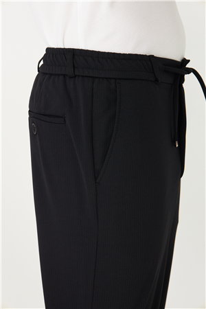 Siyah Bağcıklı Modern Kesim Jogger Pantolon