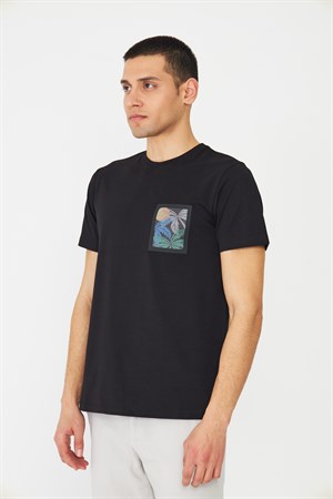 Siyah Bisiklet Yaka Baskılı T-Shirt