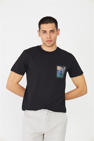 Siyah Bisiklet Yaka Baskılı T-Shirt