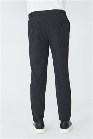 Siyah İnce Çizgili Jogger Spor Erkek Pantolon