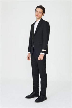 Siyah İnce Çizgili Modern Slim Fit Klasik Yaka Takım Elbise