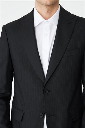 Siyah İnce Çizgili Modern Slim Fit Klasik Yaka Takım Elbise