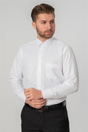 Beyaz Regular Fit Normal Kalıp Kolay Ütülenen Cepli Pamuklu Gömlek
