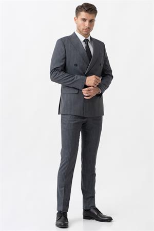 Gri Uyumlu Beyaz İnce Çizgili Slim Fit Kruvaze Premium Takım Elbise