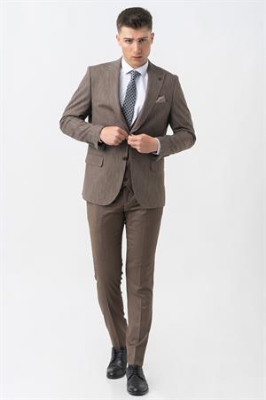 Kahverengi Slim Fit Kalıp Yelekli Efektli Kumaş Kapaklı Çift Cep Detaylı Premium Takım Elbise