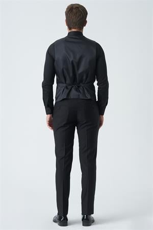 Siyah Slim Fit Kalıp Yelekli Klasik Esnek Likralı Kapaklı Cepli Takım Elbise