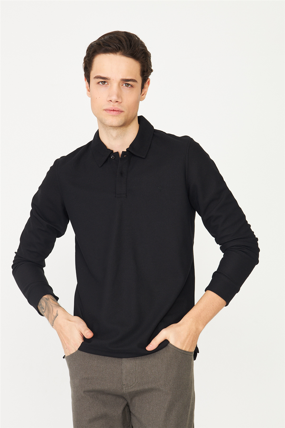 White StoneSiyah Polo Yaka Sweatshirt 