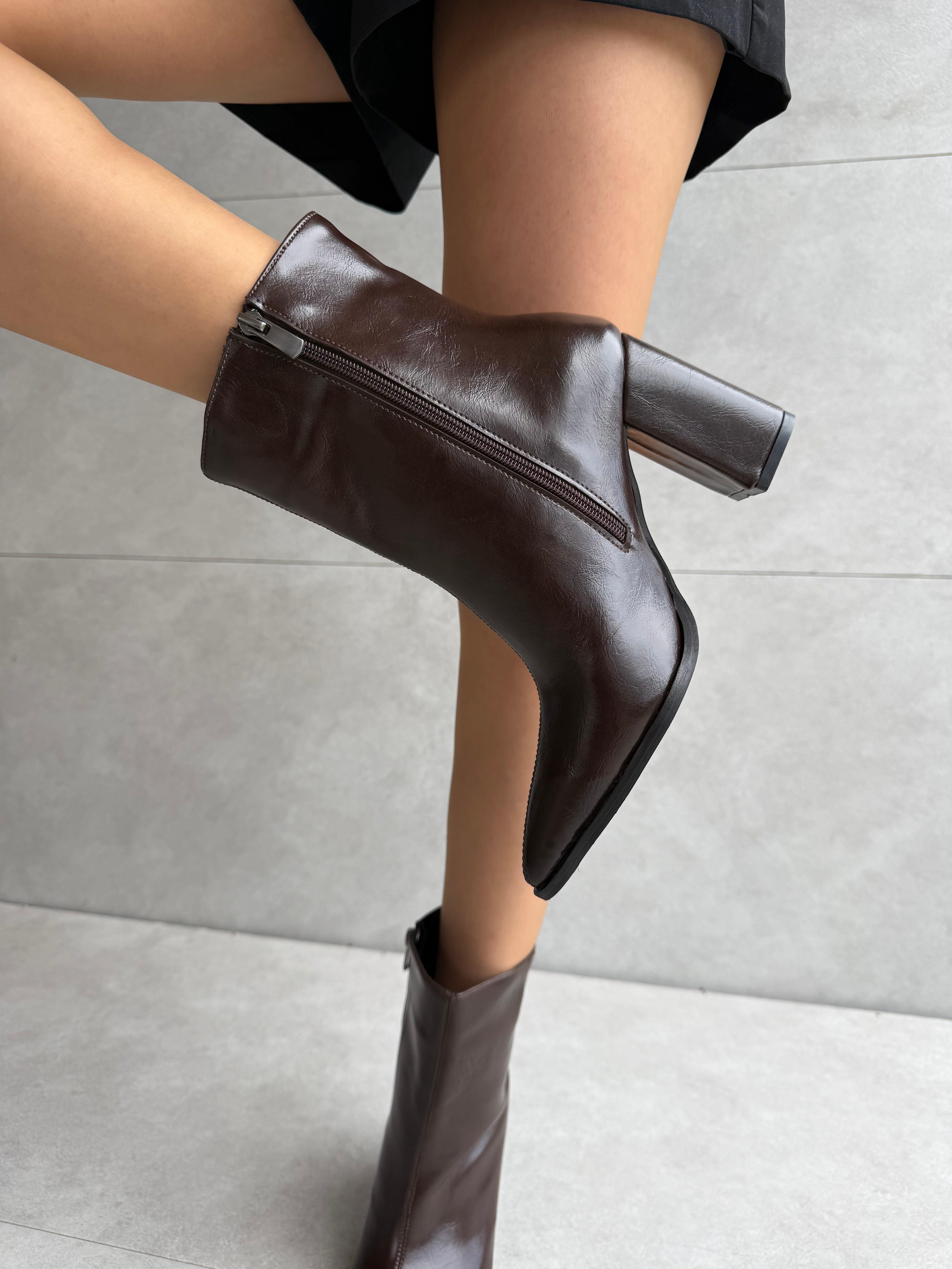 Bally Acı Kahve Kırışık Rugan Topuklu Kadın Ayakkabısı