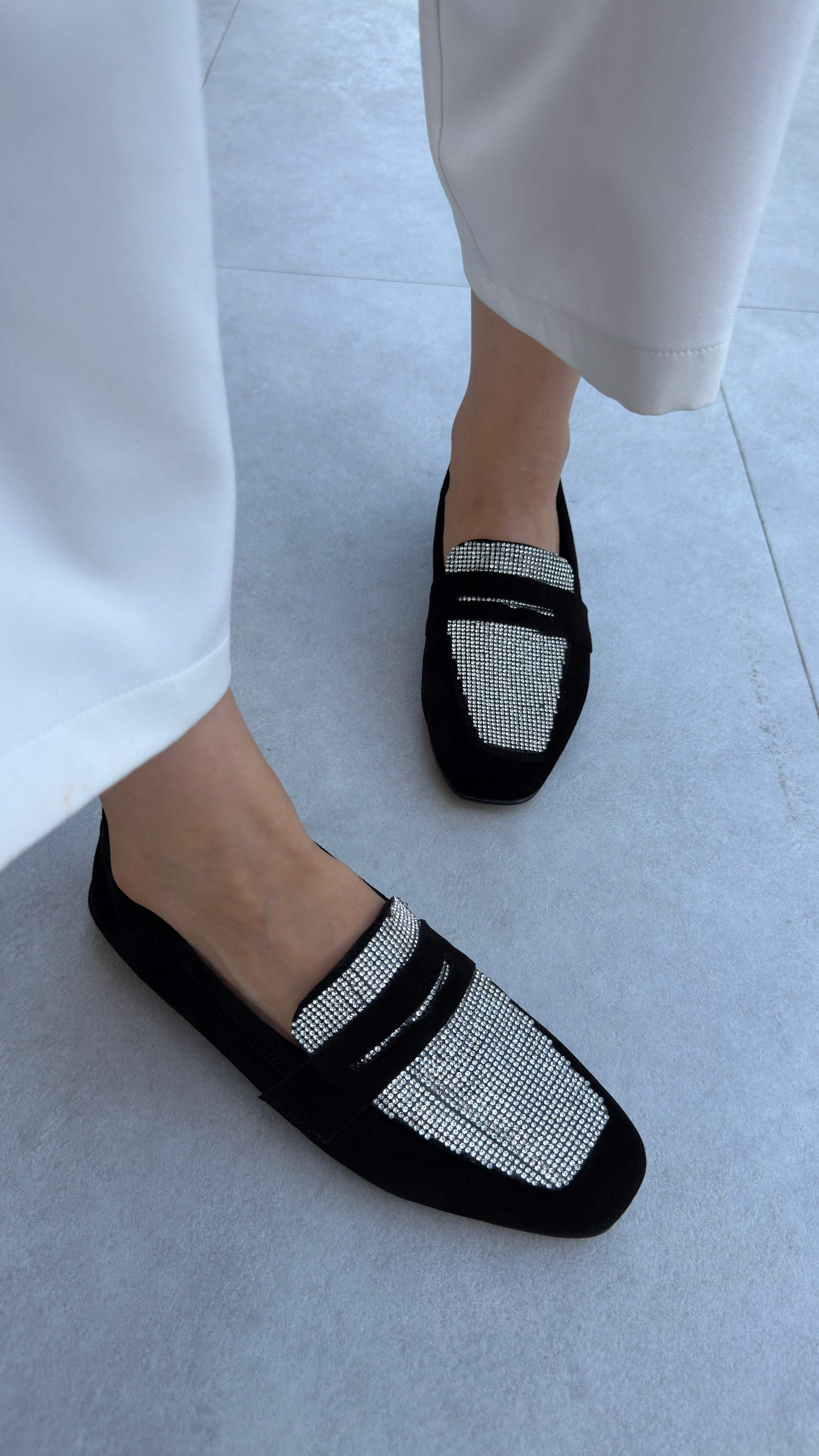 LİGH SİYAH HAKİKİ DERİ SÜET MİNİ TAŞ AKSESUAR DETAYLI LOAFER