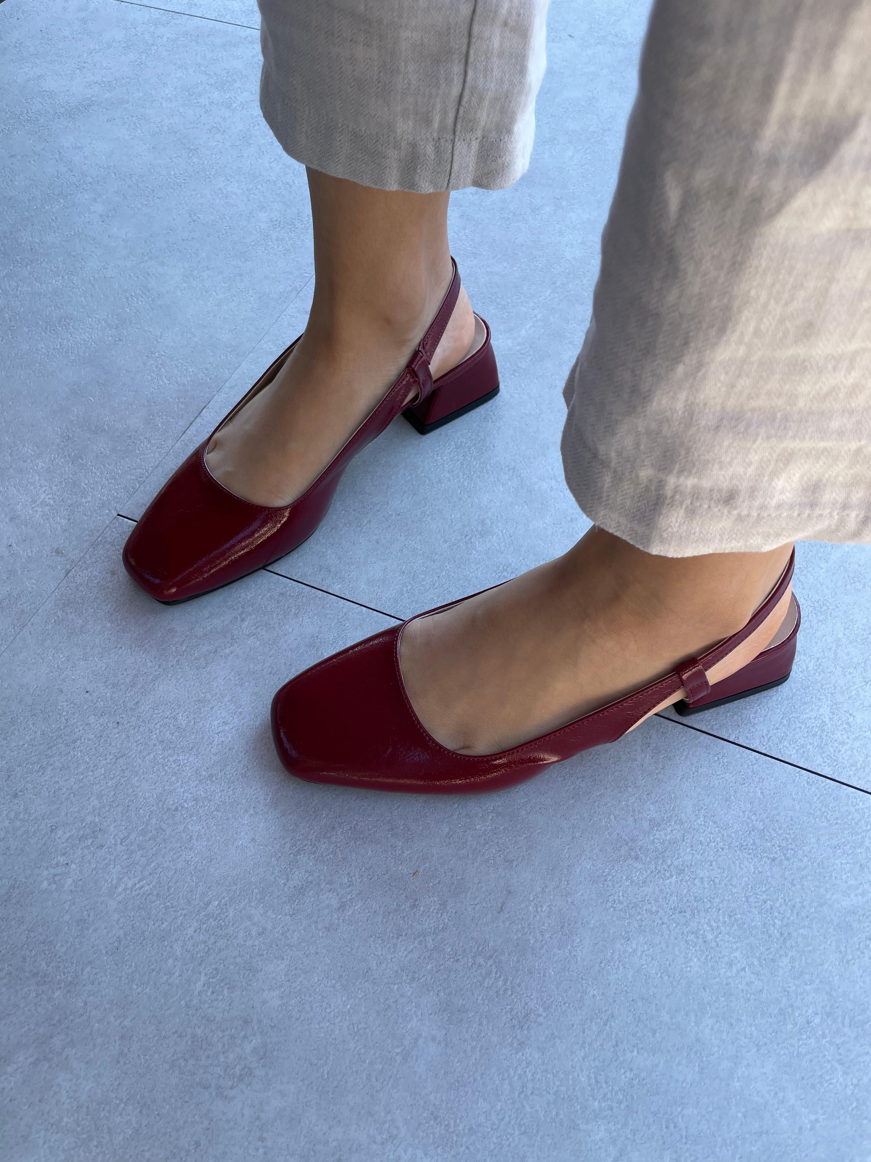 Nomi Vişne Kısa Topuklu Lastikli Babet