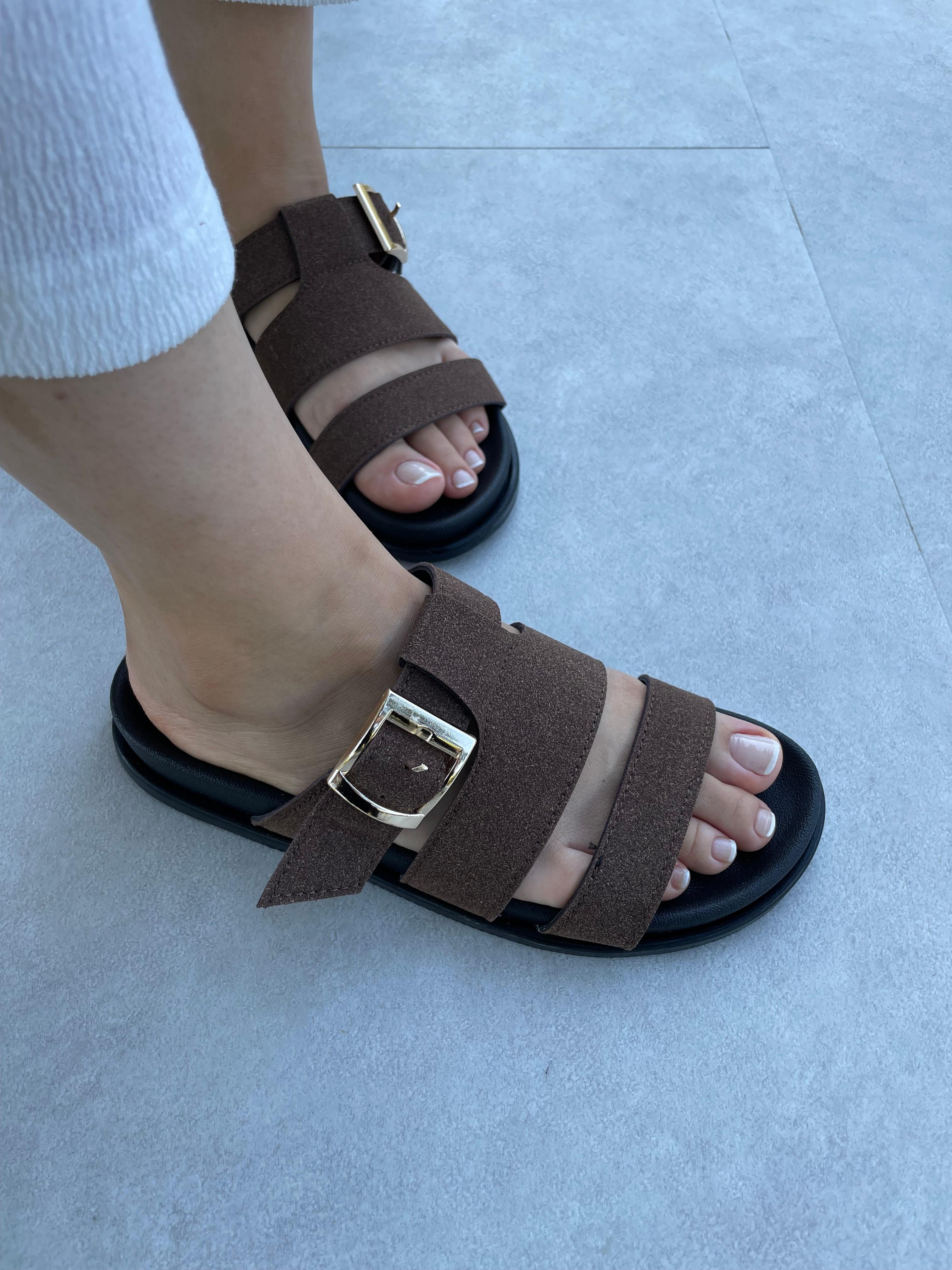 Tina Camel Süet Toka Detaylı Terlik