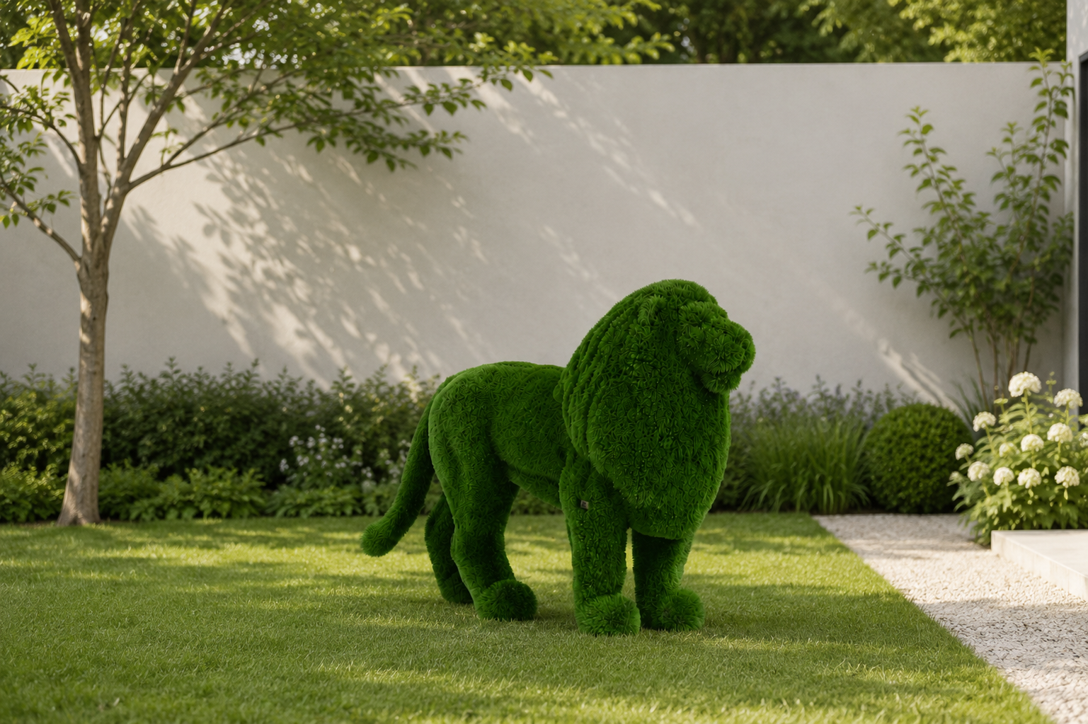 Lion Standing Ayakta Duran Aslan Figürlü Peyzaj Sanatı - Çelik Konstrüksiyon Yapay Çim Heykeli ve Topiary 135x190x70 cm