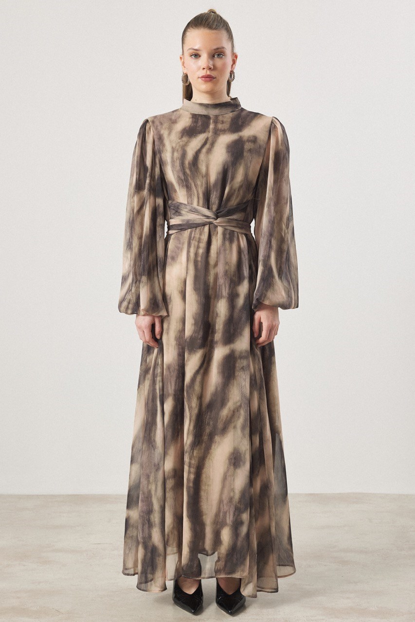 Bel Bağlama Detaylı Yoryo Şifon Baskılı Elbise - Haki