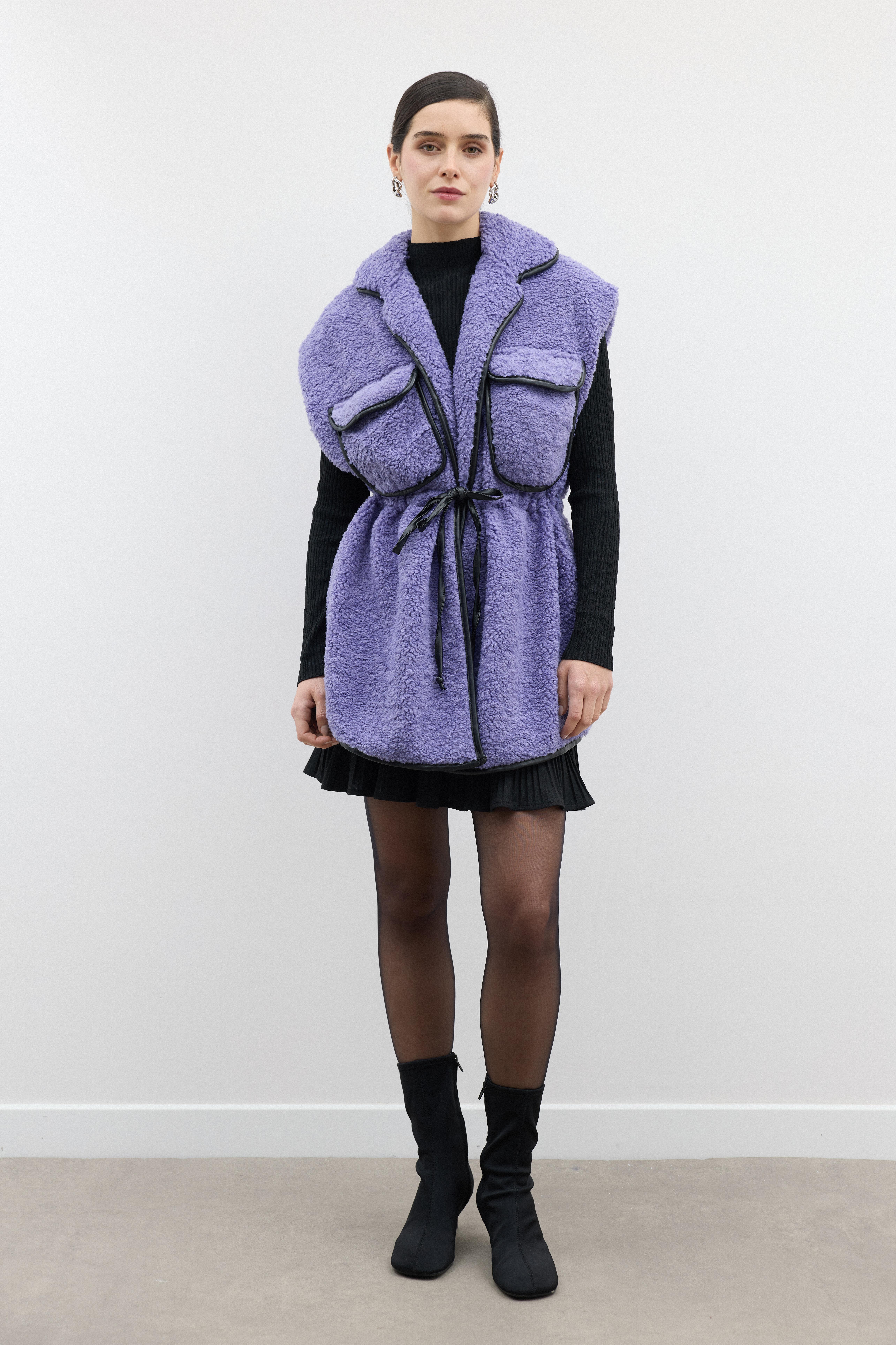 Deri Biyeli Çift Cep Kapaklı Yelek - Mor